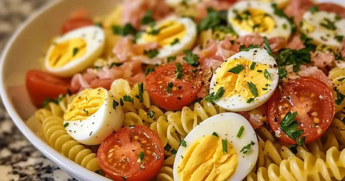 SALADE DE PÂTES AU SURIMI ET ŒUFS DURS