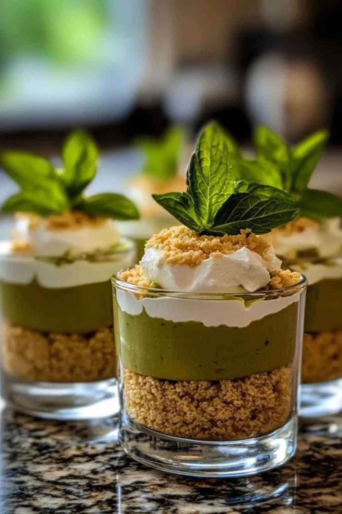 Couches de tiramisu salé courgettes feta basilic menthe