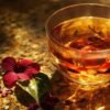 Ingrédients pour infusion au curcuma et corossol : racines, feuilles et fleurs d’hibiscus